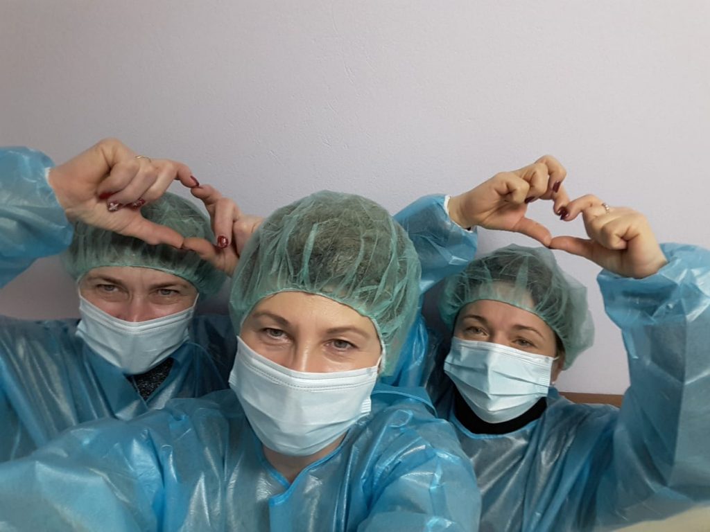 Pielęgniarki z Pawonkowa pokazują serce dla Gminy za zakup sprzętu ochronnego